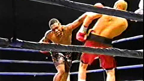 ROBERT BRITT vs DANIEL PEREZ - Pro Boxing