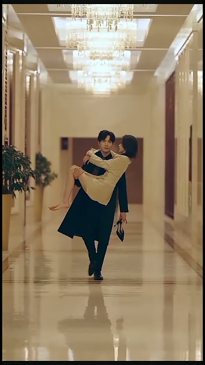 The way he carried her with one hand 🫣 #kdrama #shorts