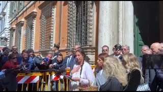 Famiglia Del Bosco Da La Russa, La Madre Sempre Rispettate Le Leggi