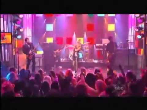 Avril Lavigne - What the Hell (Live) @ Dick Clark's New Year's Rockin' Eve 2011 (HQ)
