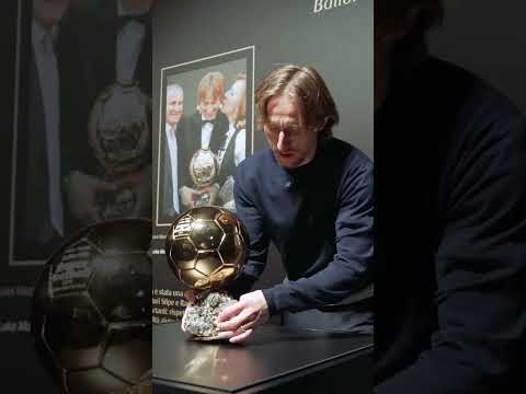 Video ¡MODRIC Y UN GRAN GESTO CON SU BALÓN DE ORO! |