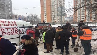 Полиция на Кравченко 16