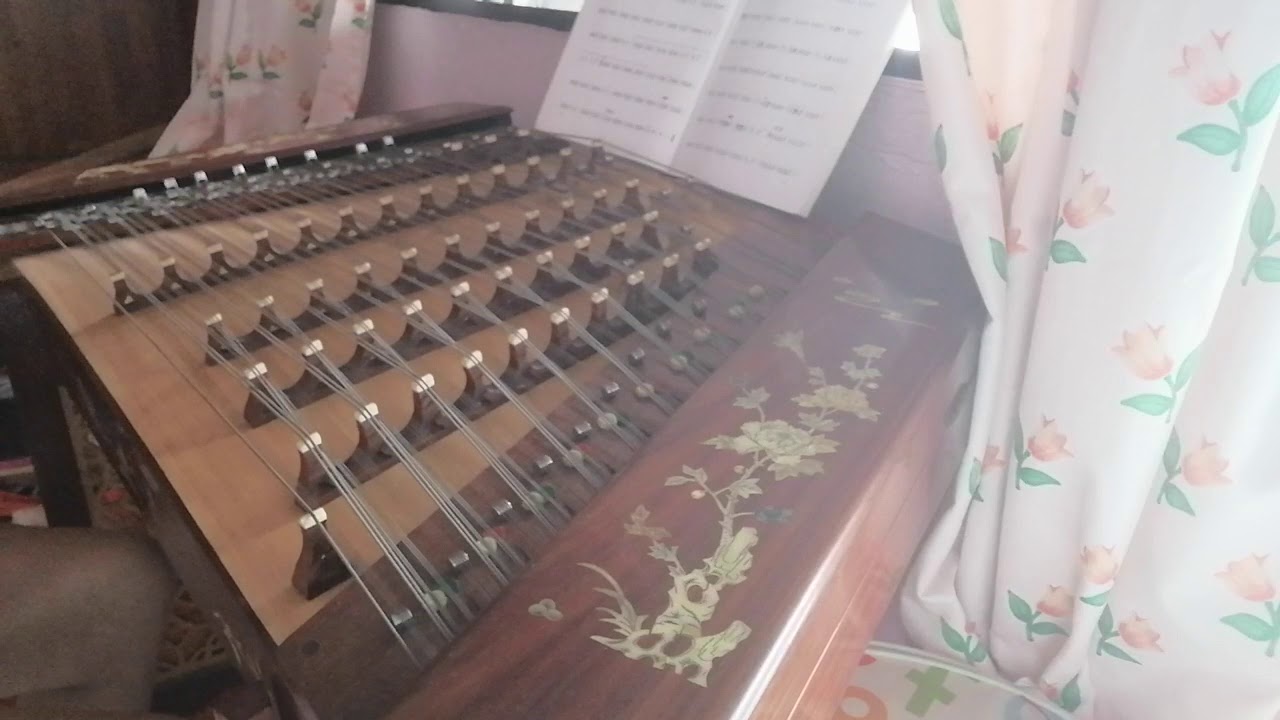 小小竹排江中游 (杨琴独奏) - YouTube