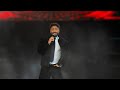 لأول مرة تامر حسني ي غني ميدلي كامل للأسطورة الراحل عبدالحليم حافظ ويعلق عشان الأجيال الجديدة