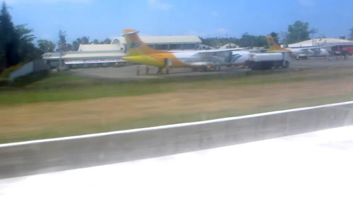 Best amazing Plane Landing caught on live camera, beach Airport 2015