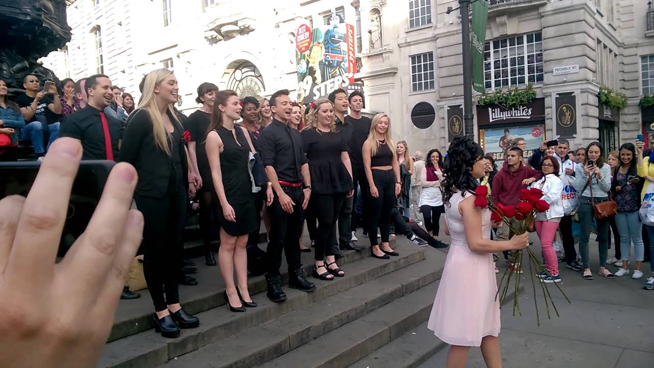 Enchorus (Choir) - Flashmob Marriage Proposal - Piccadilly Circus, London
