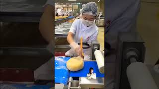 This Lying Position Is So Comfortable. #Satisfying #Mooncake