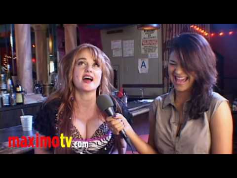 JULIE BROWN Not Just "ANOTHER DRUNK CHICK" Interview