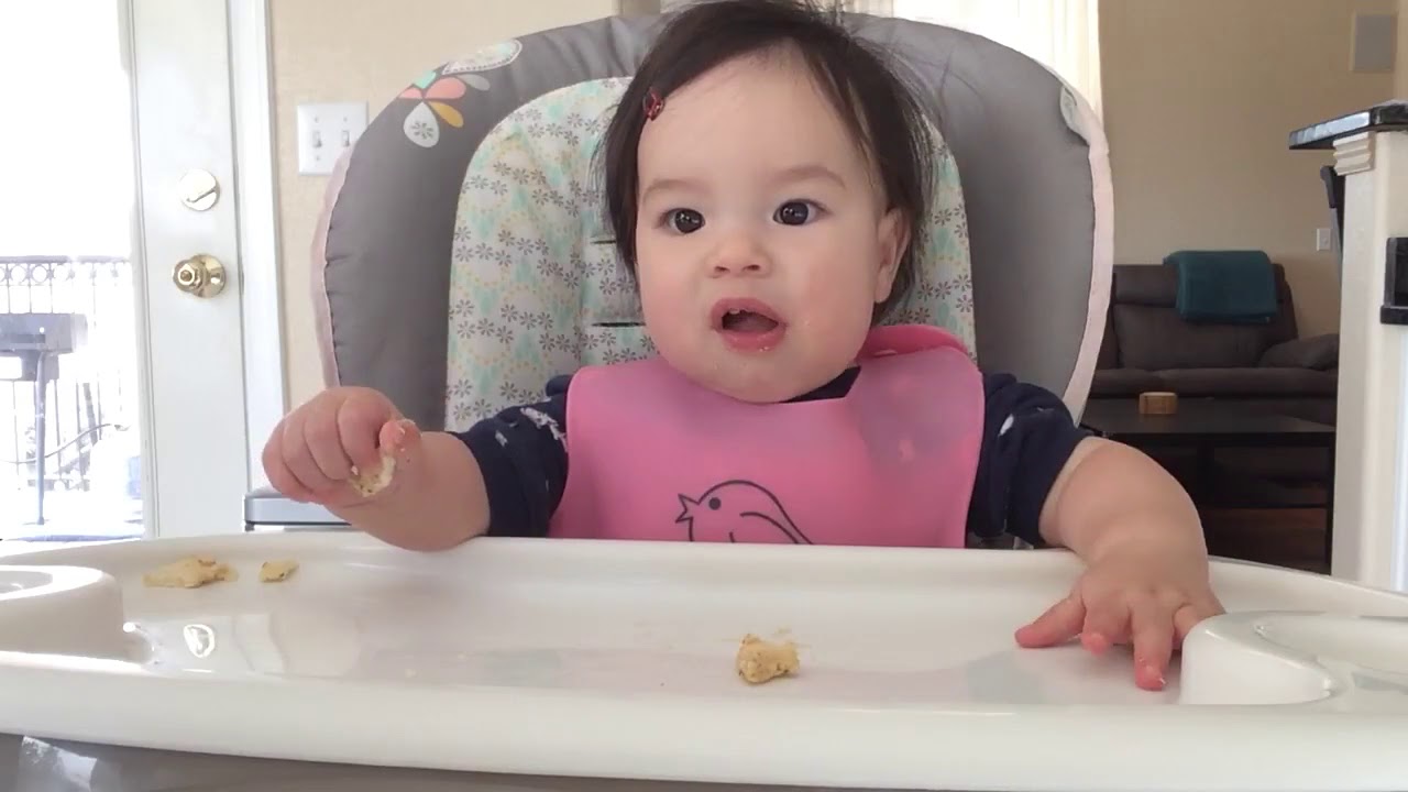 Baby Led Weaning (BLW) Day 94 Hummus & Pita Bread (8m3w5d) YouTube