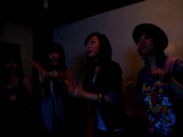 Watch Dao-Mahalai ver.Friends friends on YouTube Watch Dao-Mahalai ver.Friends friends on YouTube