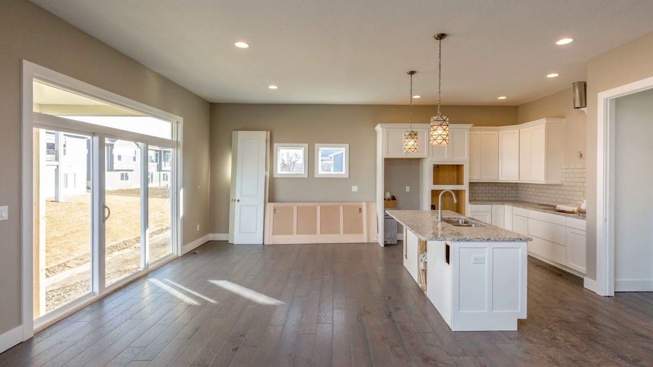 6137 Acadia Dr, West Des Moines, IA 50266