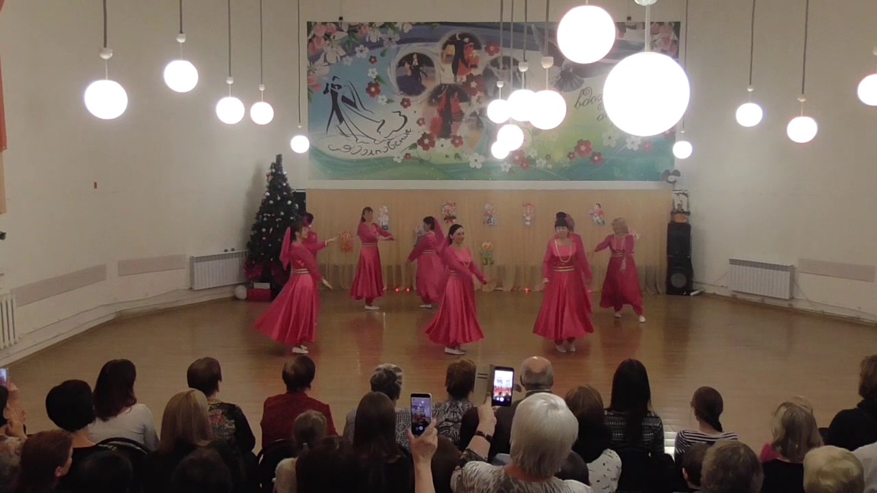 Ансамбль "Краковяк" - Уйгурский танец - YouTube