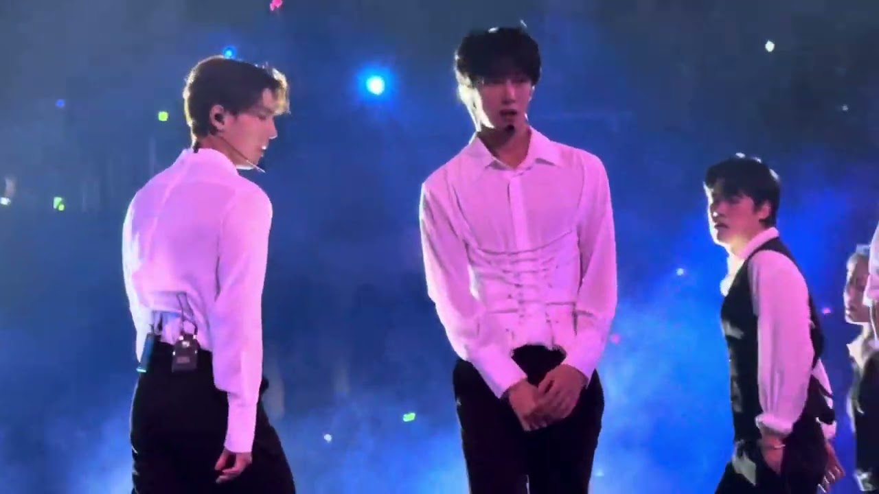 Monsta X 몬스타엑스 SHOWNU X HYUNGWON Love Me A Little KCON LA 25 #monstax #몬스타엑스 #kcon #monstaxshownu 