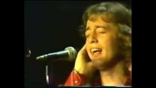 Miniatura de vídeo de "THE BEE GEES Live at Melbourne Australia 1974 (Maurice,Robin & Barry,their humour & songs)"