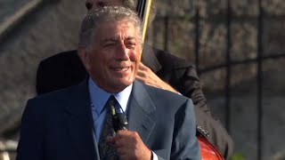 Tony Bennett - Maybe This Time (Reprise) - 8/10/2002 - Newport Jazz Festival (Official)