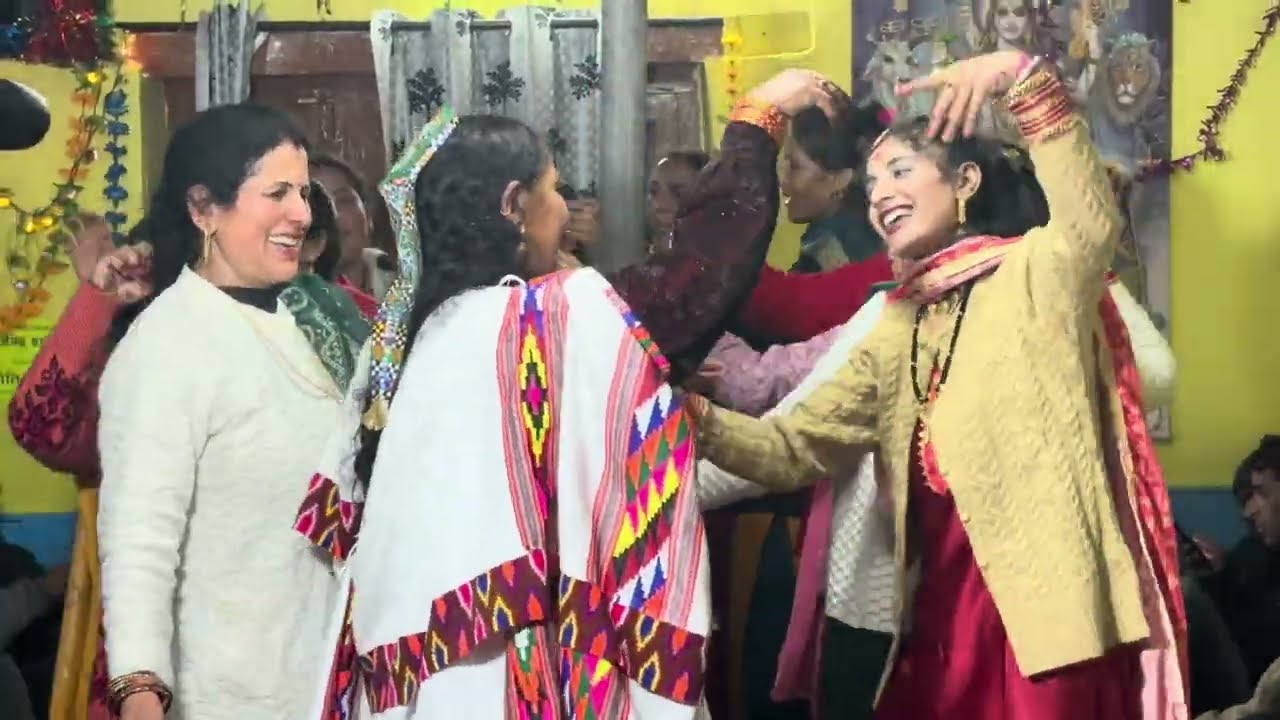 Beautiful Pangi Girls Dance Video // Viral Dance Video On YouTube @AbuPangiVlogs