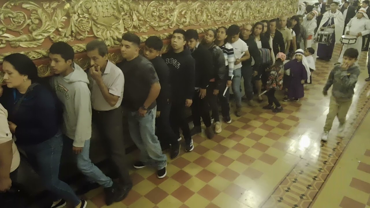 El pueblo sale al encuentro de Cristo – Tercer Viernes en Alotenango