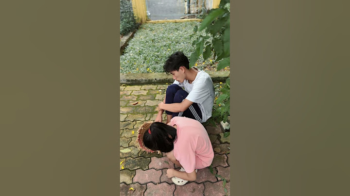 Poor girl begs and gets help [KINDNESS MAN] #kindness #respect #goodman #happy #humanities