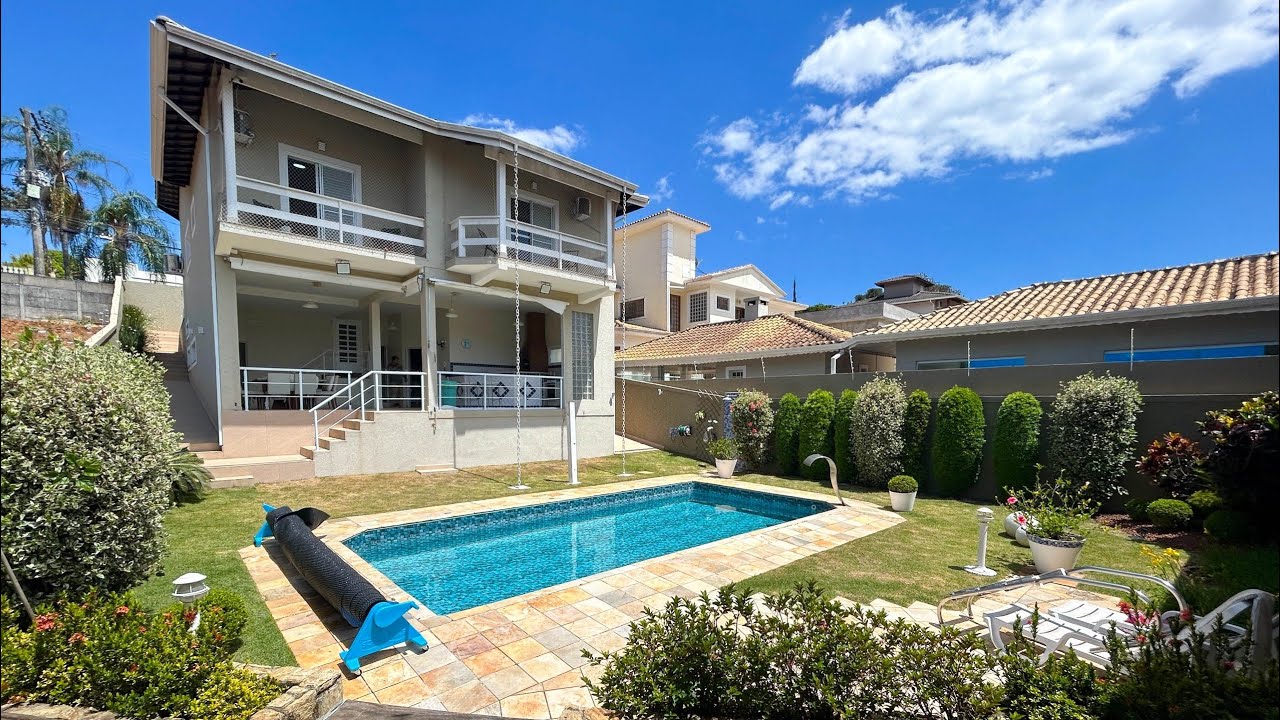 Casa com a Vista do sonho de frente para Pedra Grande Atibaia, piscina linda, paisagismo, mobiliada 