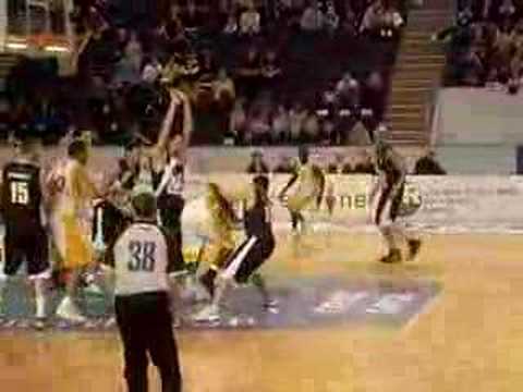 G Scores an Ally Oop against Worcester Wolves
