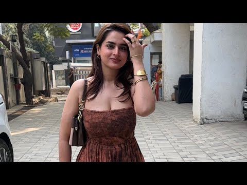 Ayesha Khan spotted at T-Series office in Andheri