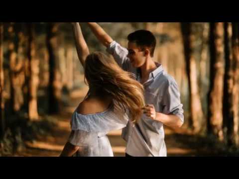അലകടലായി നിന്നോട് സ്നേഹം പടരുന്നു/Alakadalaayi Ninnode Sneham Padarunnu/Heart Melting Lyrical Video.