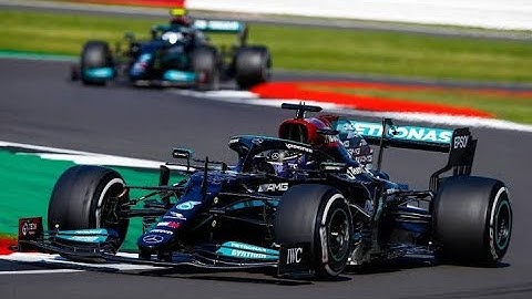 A lap of Silverstone with Mercedes-AMG F1 W12 E Performance on a very foggy weather