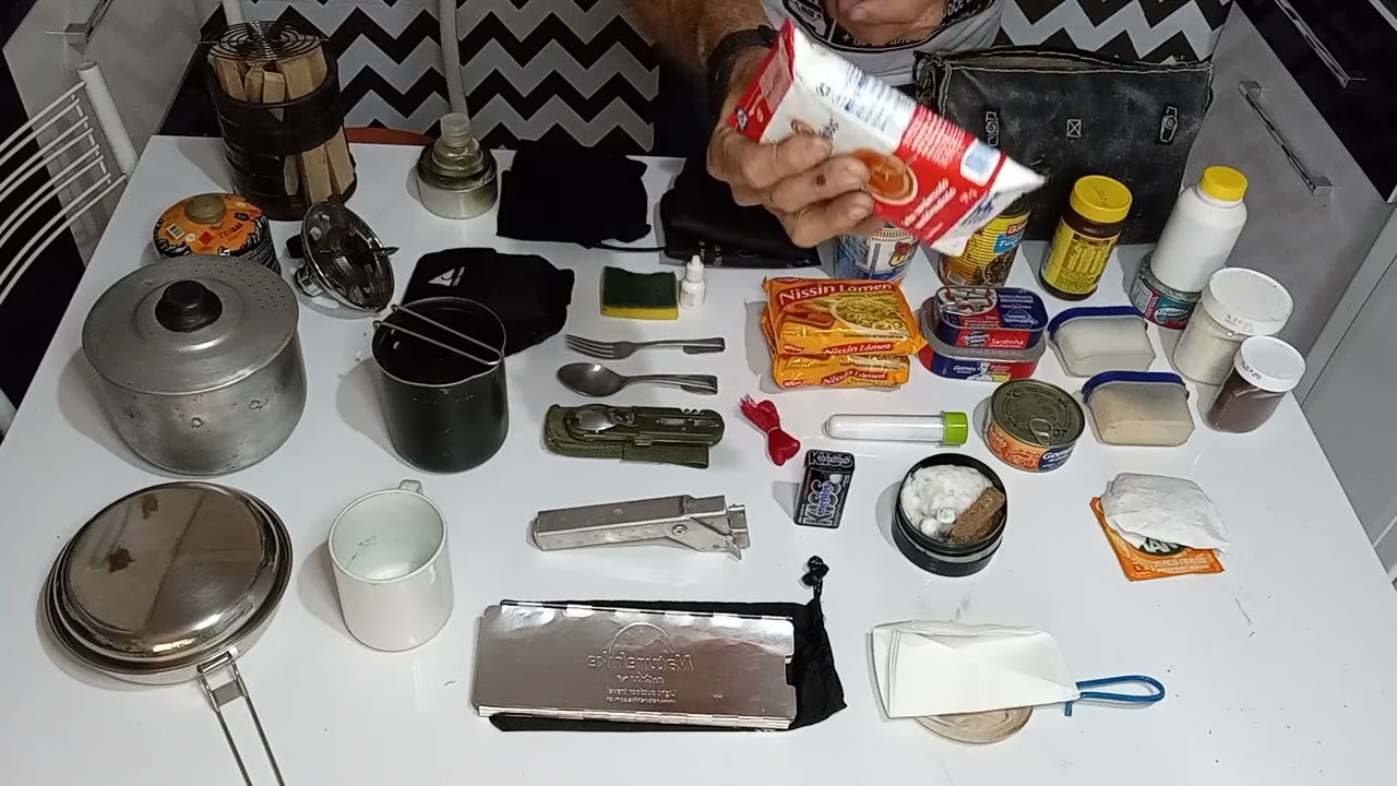 Meu kit de cozinha e alimentos para acampamentos