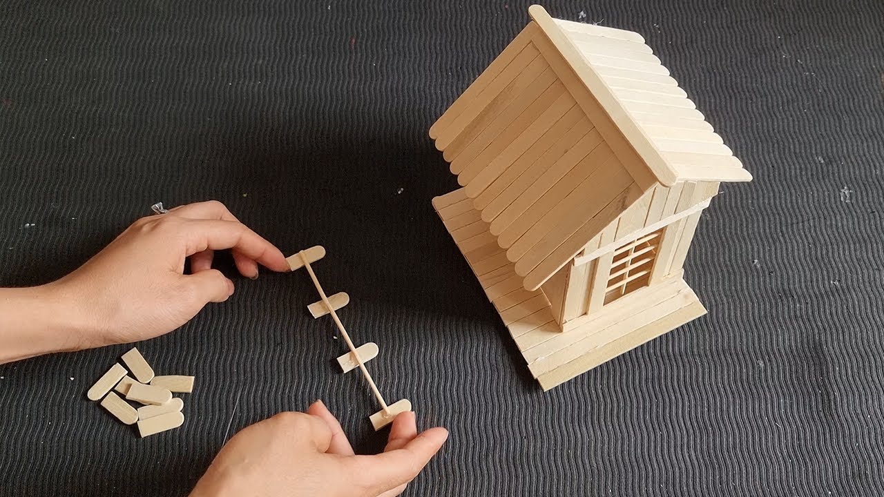Comment construire une maison avec des bâtonnets de glace de la manière la plus simple