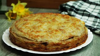 Закусочный блинный торт с фаршем и соусом Бешамель