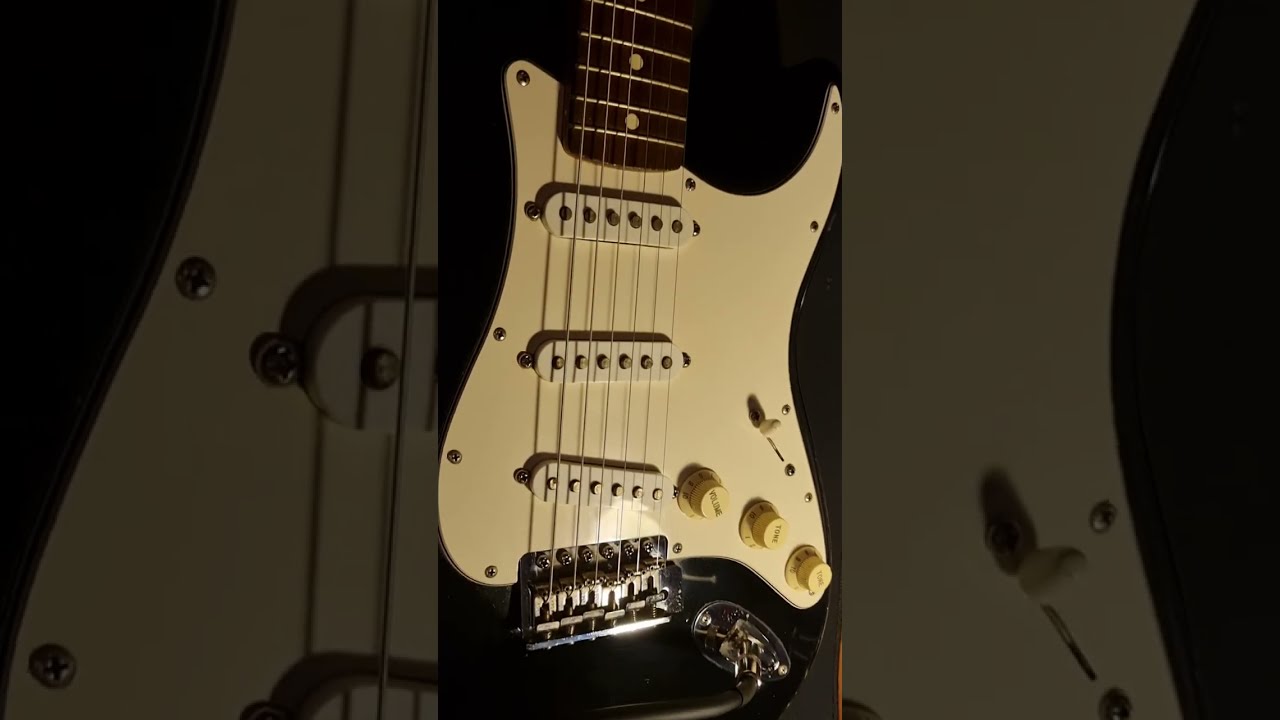 On the Bench.. Mexican Fender Strat 1993 - YouTube