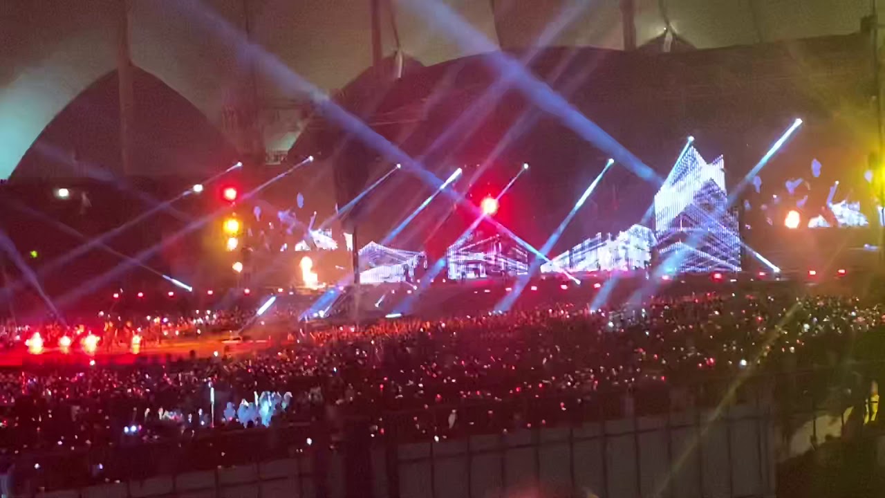 BTS IN SAUDI ARABIA: Bts ( Mic drop )