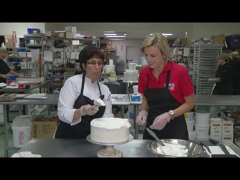 Do Your Job: Cake Decorator - YouTube