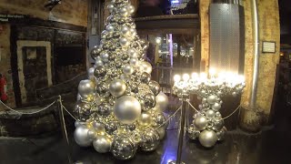 ⁴ᴷ⁶⁰ Walking NYC (Narrated) : Chelsea Market December 2019 (Holiday Decorations)