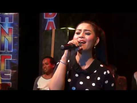 01 Cinta Kelabu