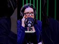 La famiglia tradizionale vista da Marta e Irene Santarossa: tra risate e polemiche.