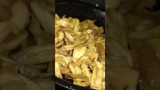 Kerala Style Jackfruit Chips)​#ChakkaVaruthathu #JackfruitChips #KeralaSnacks #TraditionalTaste #my