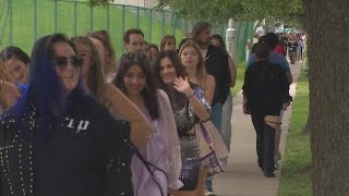 Fans show up for final Taylor Swift concert