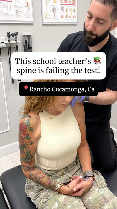 #ASMR 🤌 School teacher gets CRACKED! #chiropractor