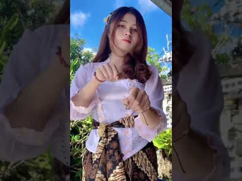 kebaya bali beraksiii,...