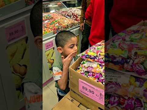 حزين شاهد ما ابشع الفقر وما اجمل الفقراء