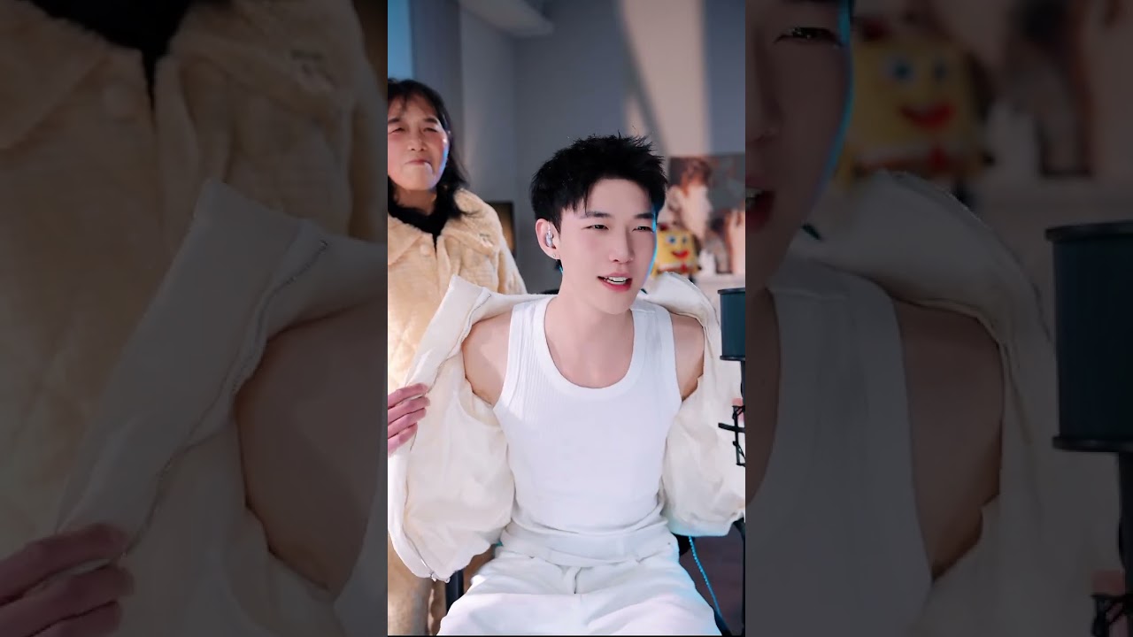 Here autumn comes   autumn comes