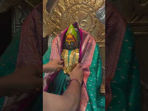 आई तुळजाभवानी देवीची सुंदर पूजा...🙏🏻✨😍 #येडेश्वरी #अंबाबाई #तुळजाभवानी #ambabai #kalubai #काळूबाई