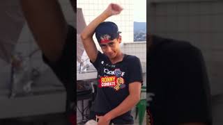 Nikolas Ferreira Dançando Loucamente Em Tempos De Escola