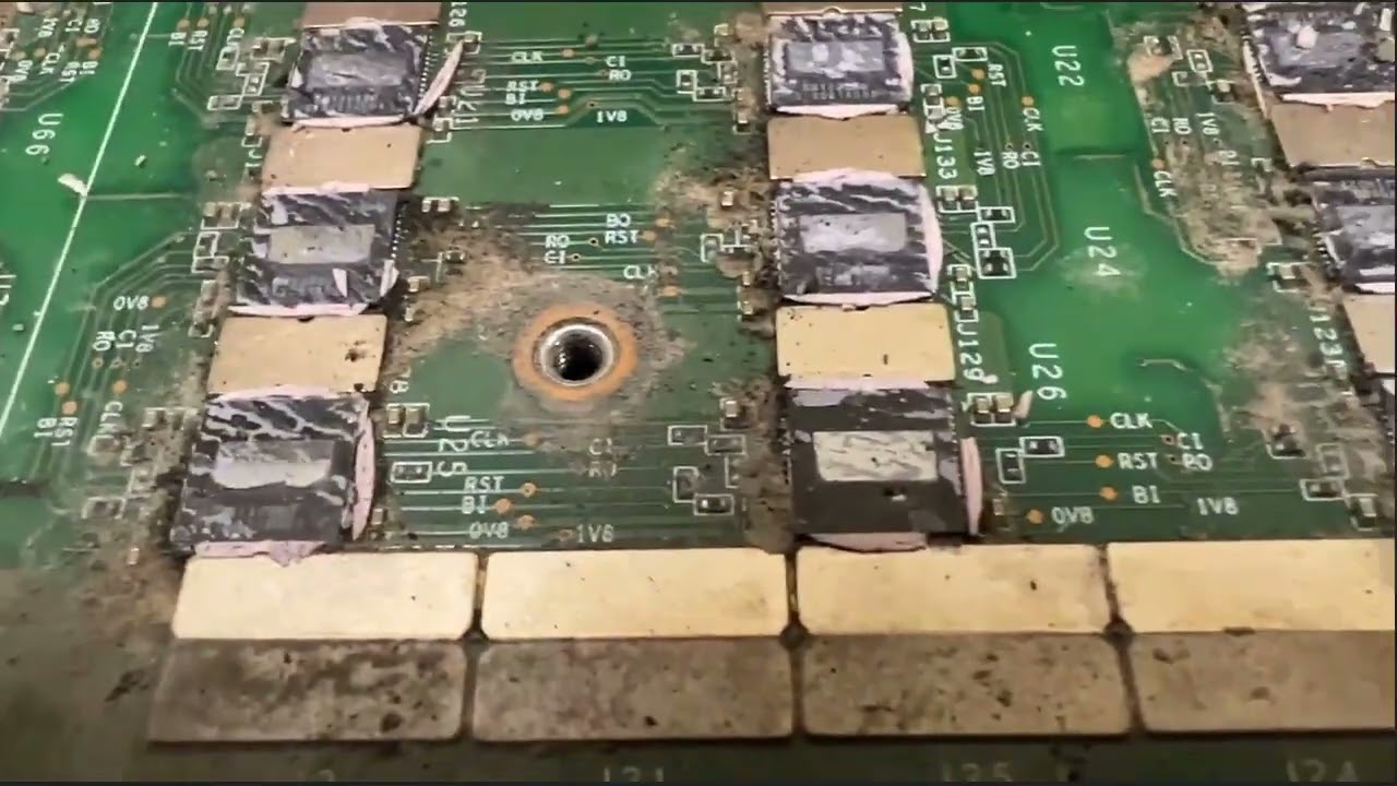 Хеш-плата S19 До и ПОСЛЕ чистки мастером