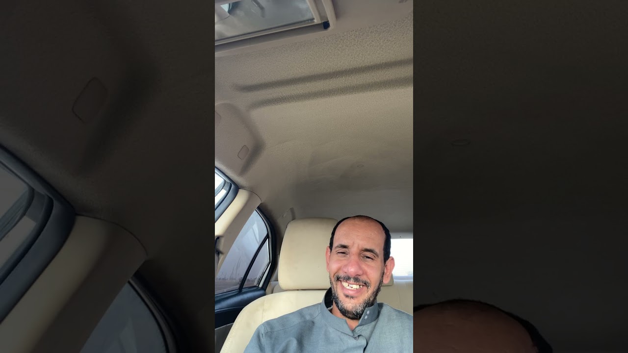 شاب يصلّي  بلا وضوء دعاء خويه جات سحابة غاضبة أغرقت المكان، 