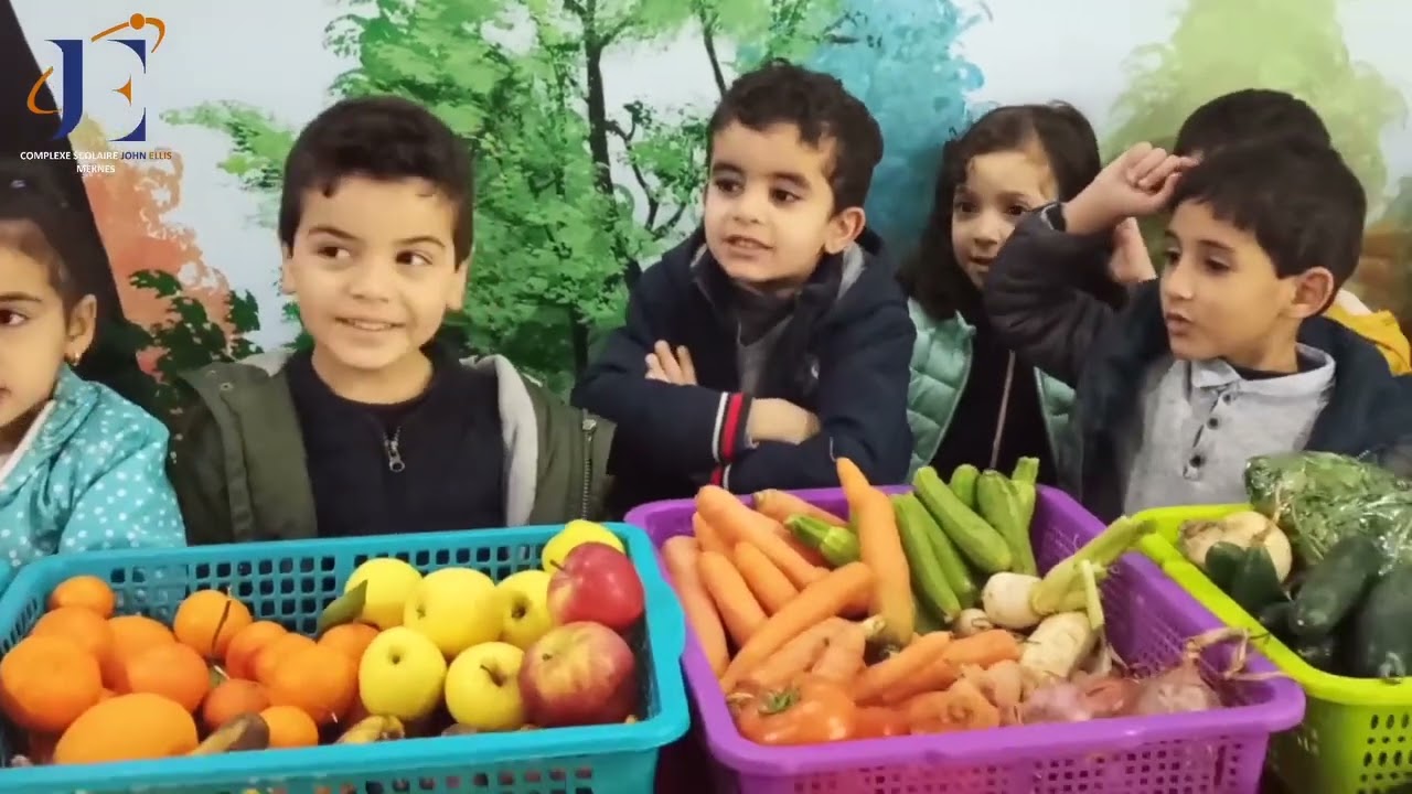 les élèves de la maternelle ont pu profiter d'une présentation de famille d'aliments: fruits..🥕🥝🥚🍎