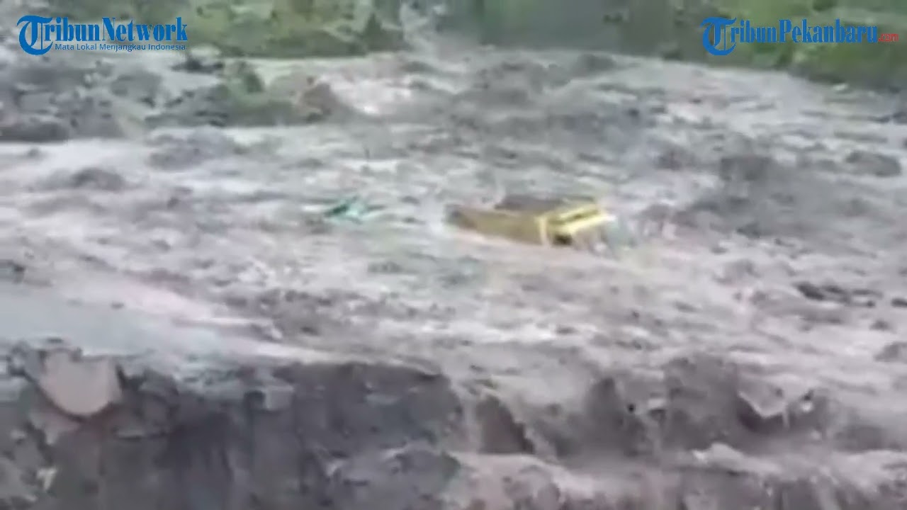 Sudah Diperingatkan, Detik-detik Truk Penambang Pasir Diterjang Banjir Lahar Gunung Merapi