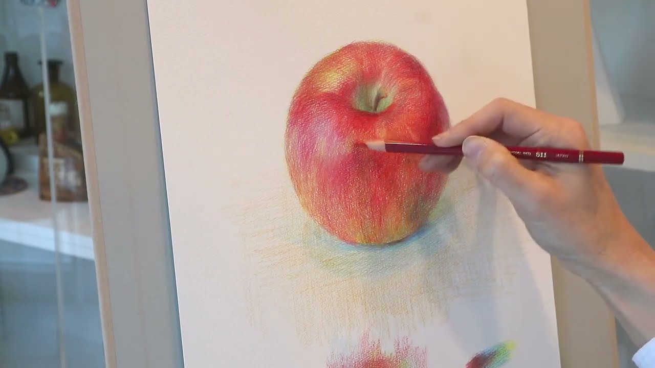色鉛筆でリンゴを描く
