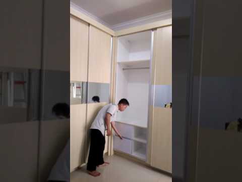 Video: Berapakah ketinggian almari pakaian untuk meja ganti?